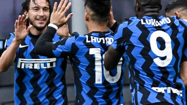 Undicesima sinfonia delI’Inter col Cagliari, l’acuto è di Darmian