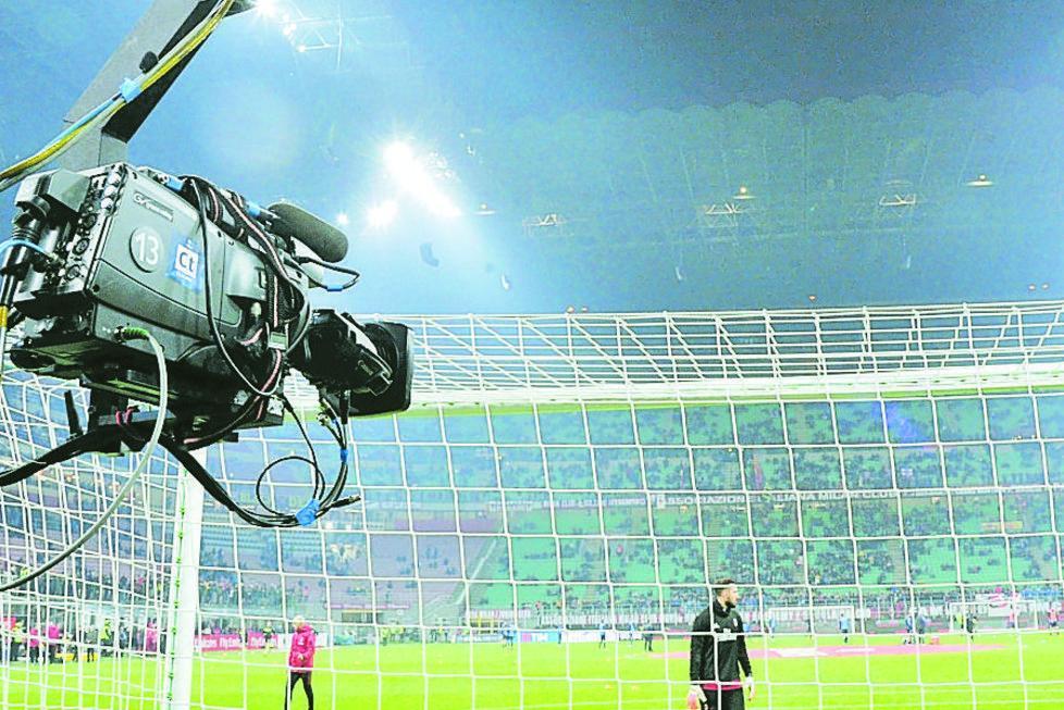 Dazn oscurata accusa azienda Sky Comcast nel mirino per il black-out