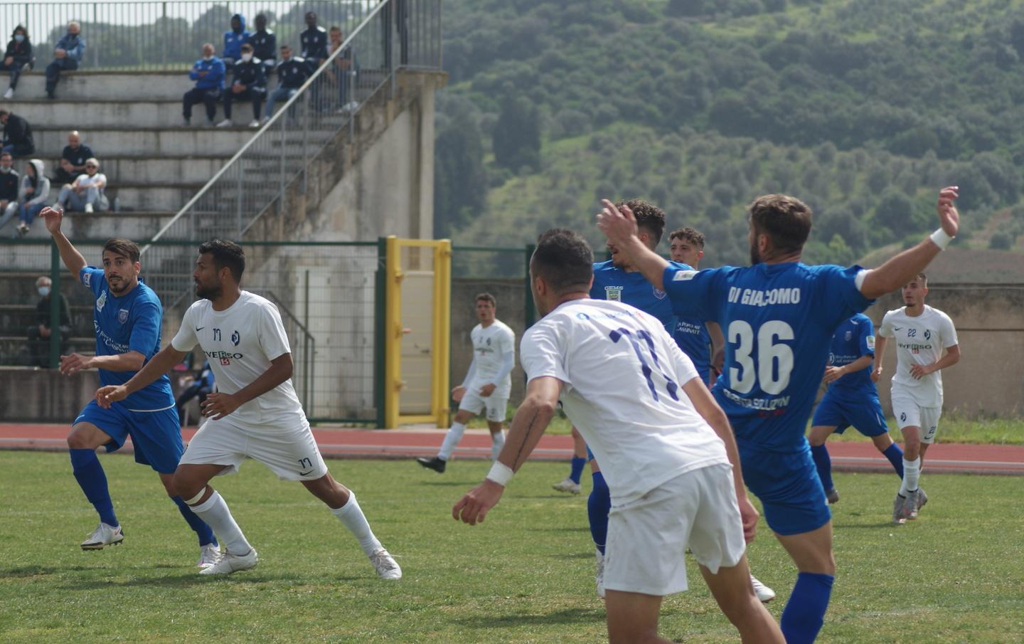 Il vento porta un punto al Carbonia 