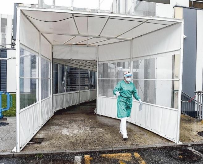 L’ingresso del percorso per i pazienti Covid al Pronto soccorso del San Luca