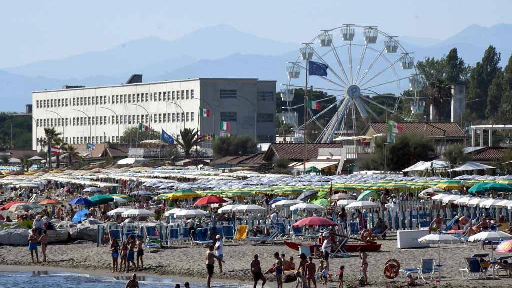 Bagni ancora senza linee guida per aprire: «Usiamo quelle del 2020, funzionano»
