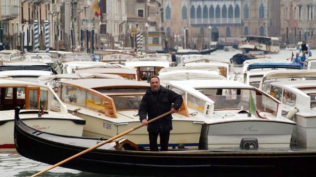 Covid: a Venezia -98% fatturato taxi acquei e -86% su gomma