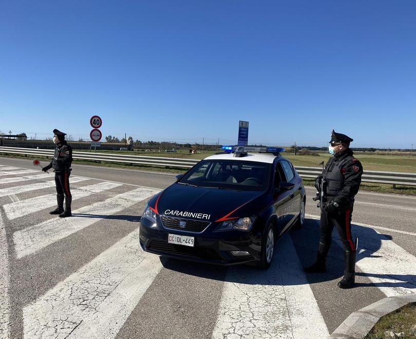 Una pattuglia dei carabinieri della Compagnia di Cecina