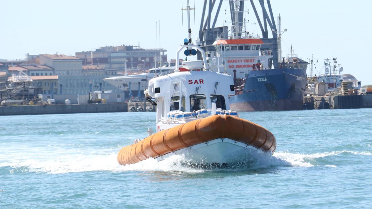 "Avarie a bordo non segnalate e scarsa sicurezza", a Livorno bloccata in porto una nave container