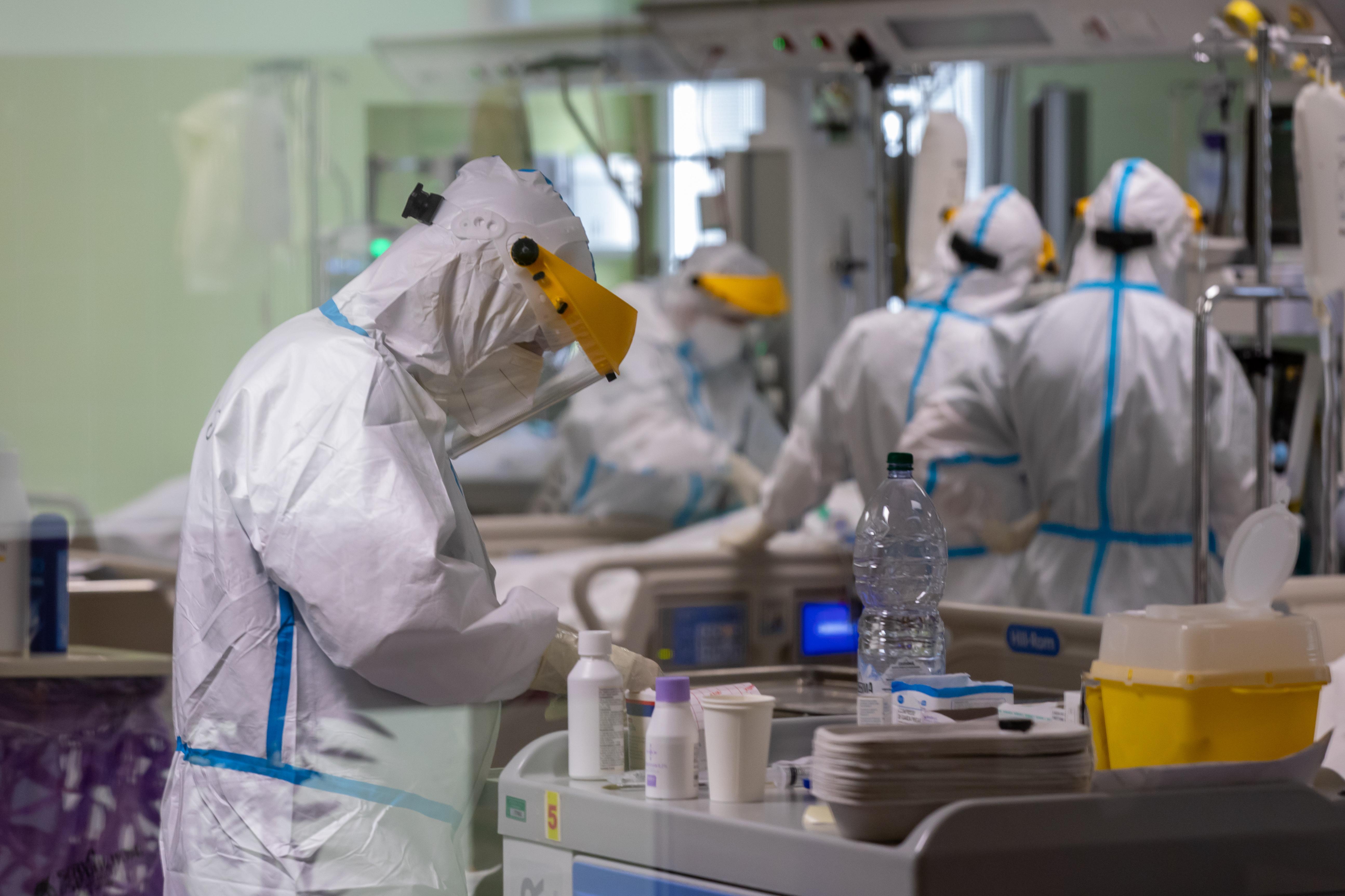 Nel Ferrarese quattro decessi, 48 contagi e 126 guariti. Cala la pressione sugli ospedali, ma terapie intensive quasi al completo 