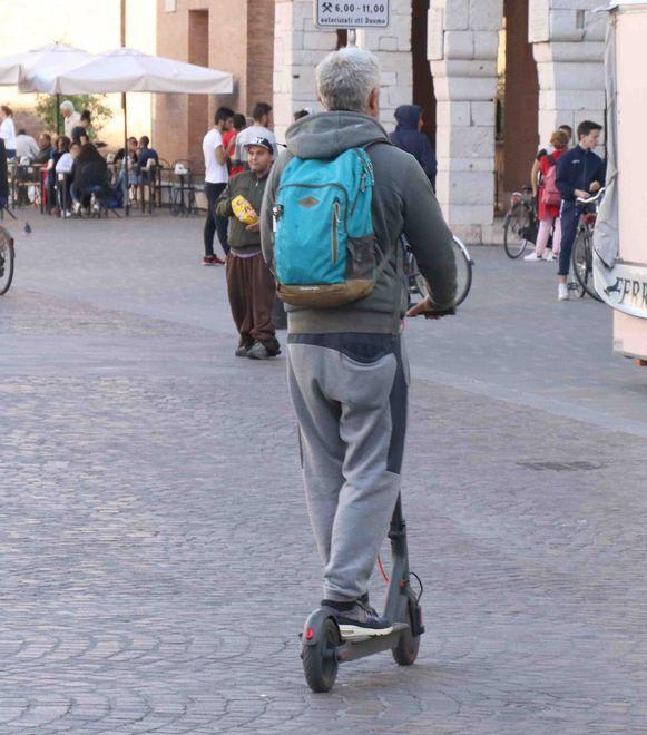 Una campagna della Municipale per l’uso corretto del monopattino 
