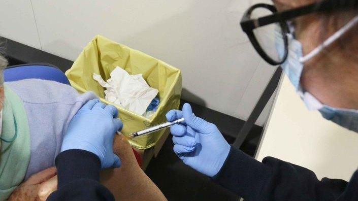 Vaccini, mille insegnanti mancano all’appello: «Dovranno aspettare»