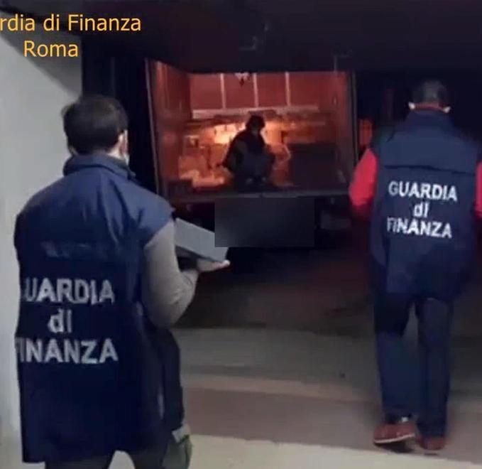 Mandato d’arresto per l’ex manager vaticano 
