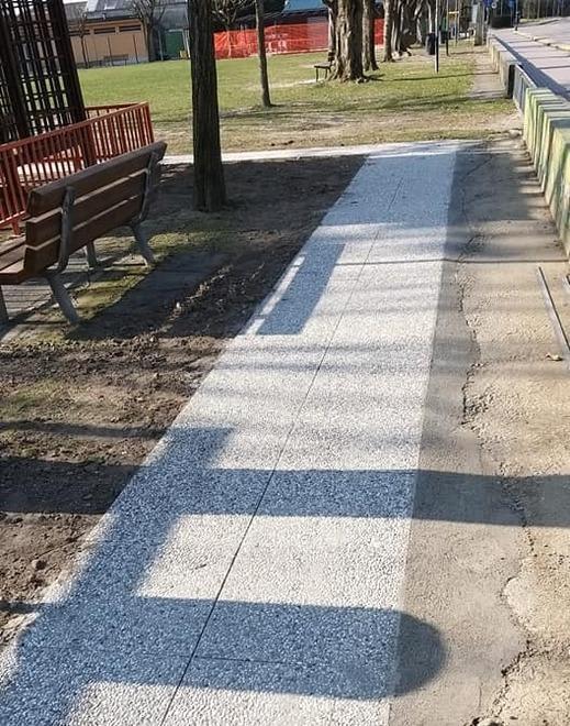Nuova pavimentazione nei giardini pubblici grazie al Gs Corporeno