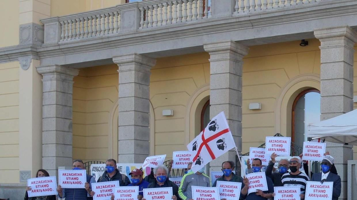 Gli ambulanti alla Regione: «Chiusi ancora una volta, aiutateci»