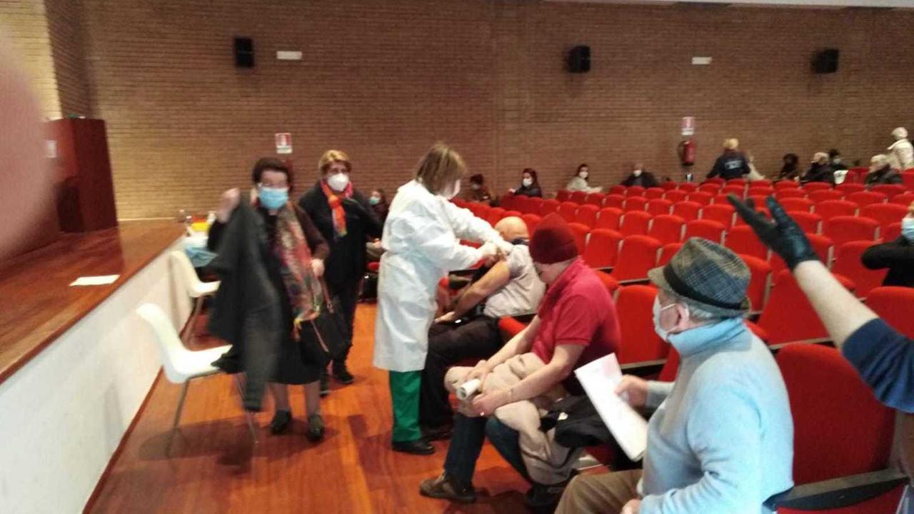 Vaccini, mobilitazione per mantenere l’hub a Porto Torres
