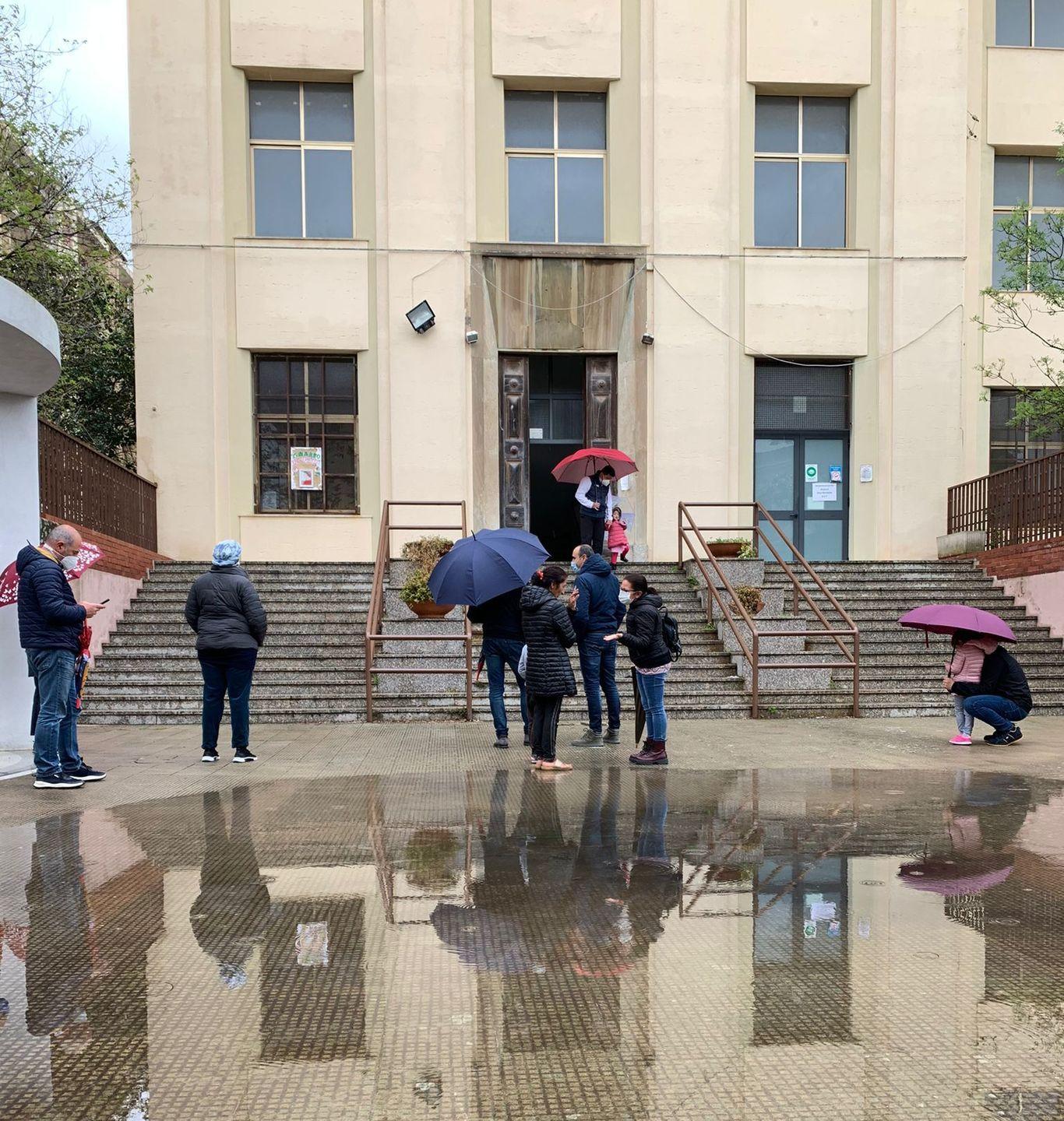 Una piscina davanti a San Giuseppe