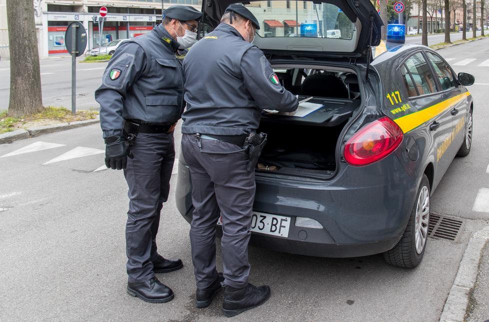 Ferrara, mascherine non a norma ritirate anche al Sant’Anna 