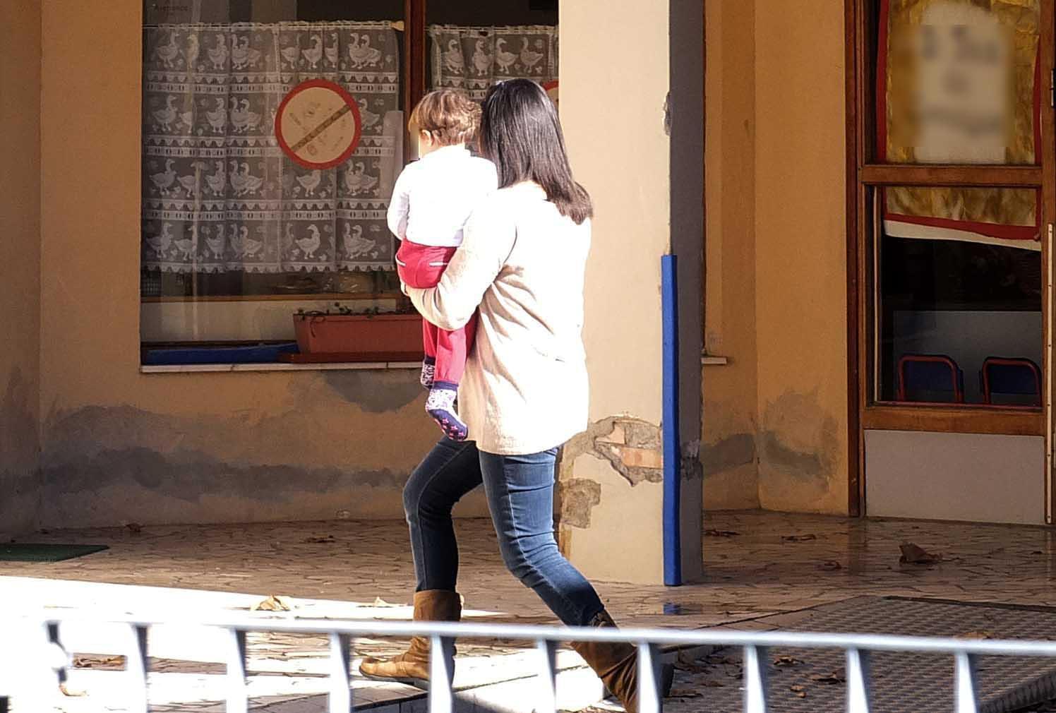 Madre senza lavoro non riceve il sostegno. «Nel 2020 sì, quest’anno non so il perché» 