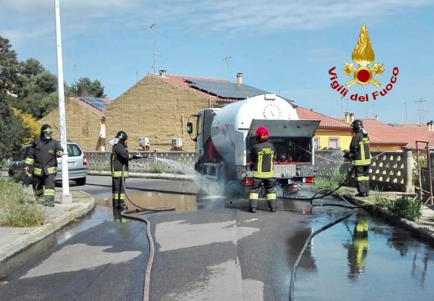 La cisterna che ha perso il gas (foto Mario Rosas)