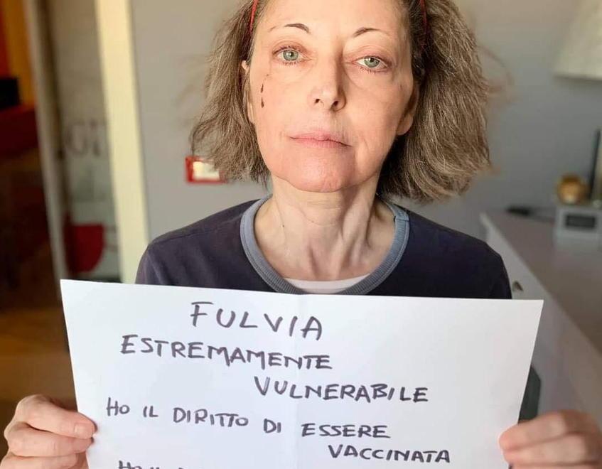 Il racconto dell'ex infermiera di Piombino: «Io, estremamente vulnerabile e ancora senza vaccinazione» 