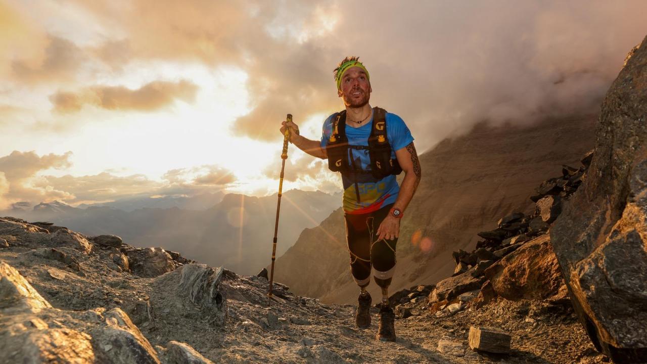 L’atleta paralimpico Andrea Lanfri durante una delle sue sfide (foto Jacopo Bernard)