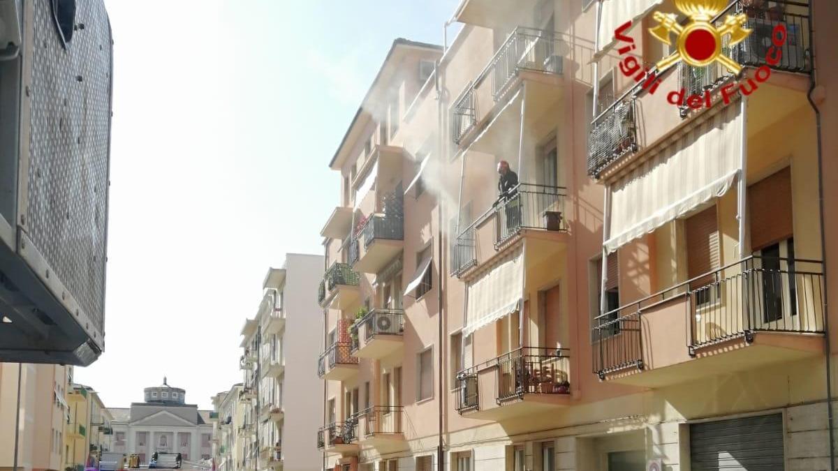 L'incendio in via Badaloni