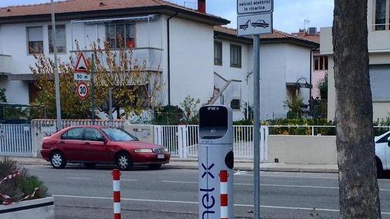 Sei nuove colonnine per ricaricare le auto
