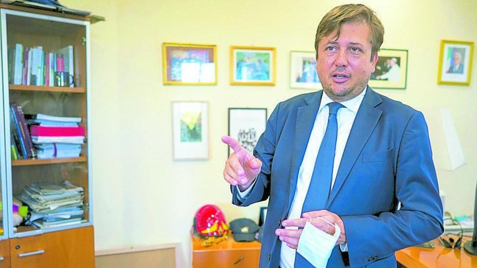 Sileri: «Stiamo pensando a un percorso graduale dal primo di maggio»