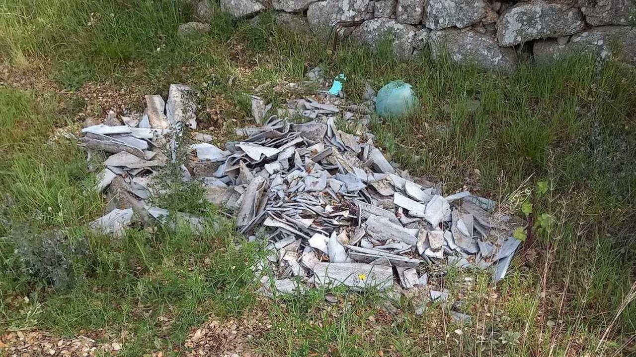 Cumulo di eternit sulla provinciale