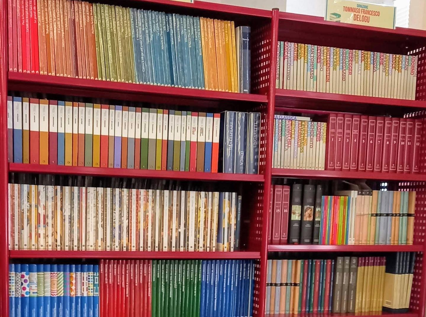 Il libri di Tommaso Delogu donati al Comune 