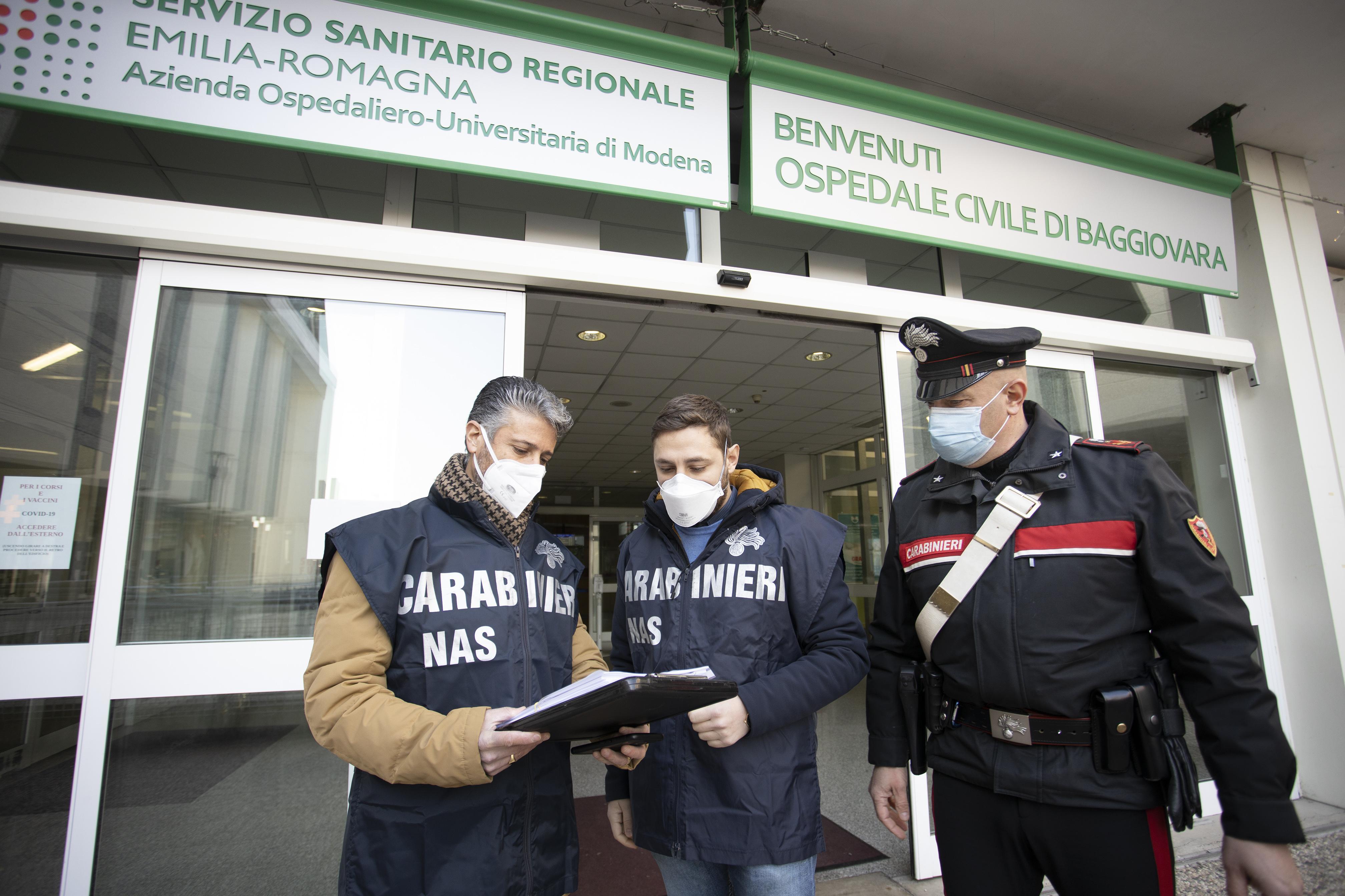 Controlli dei Nas in un ospedale (foto d'archivio)