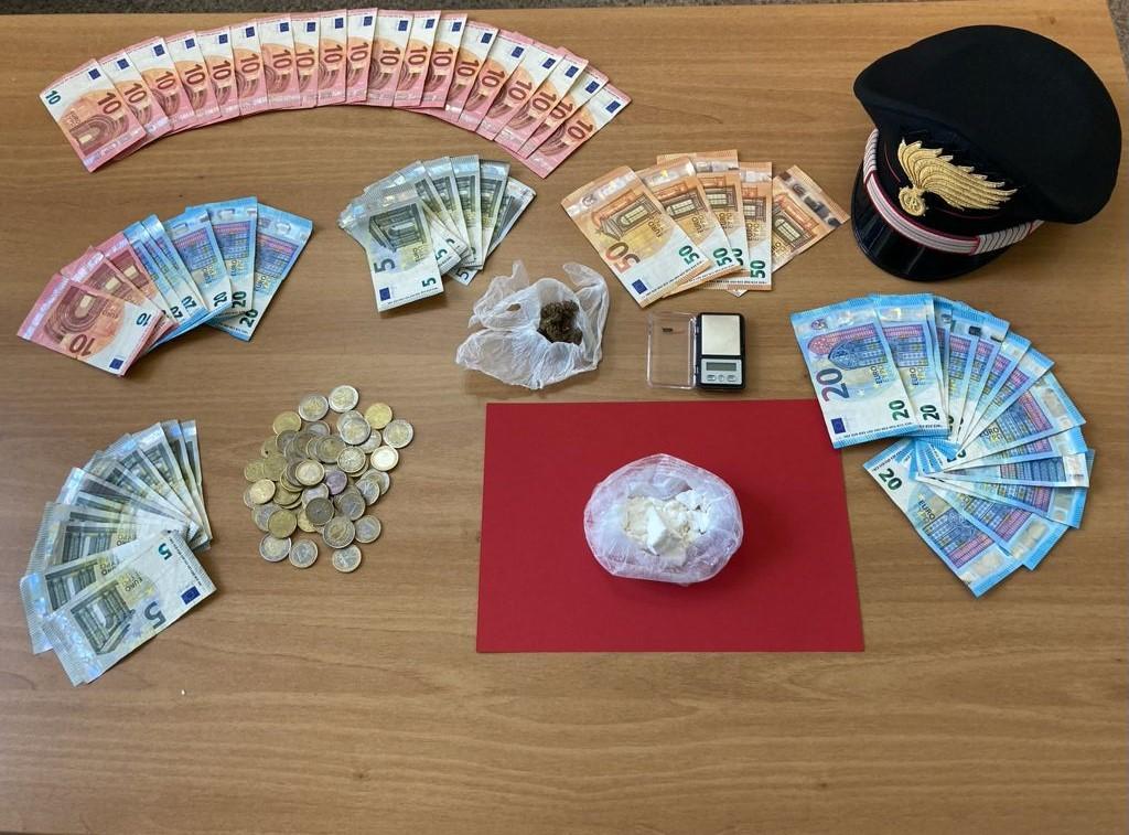 Cagliari, cercano una bicicletta rubata e trovano una busta piena di cocaina