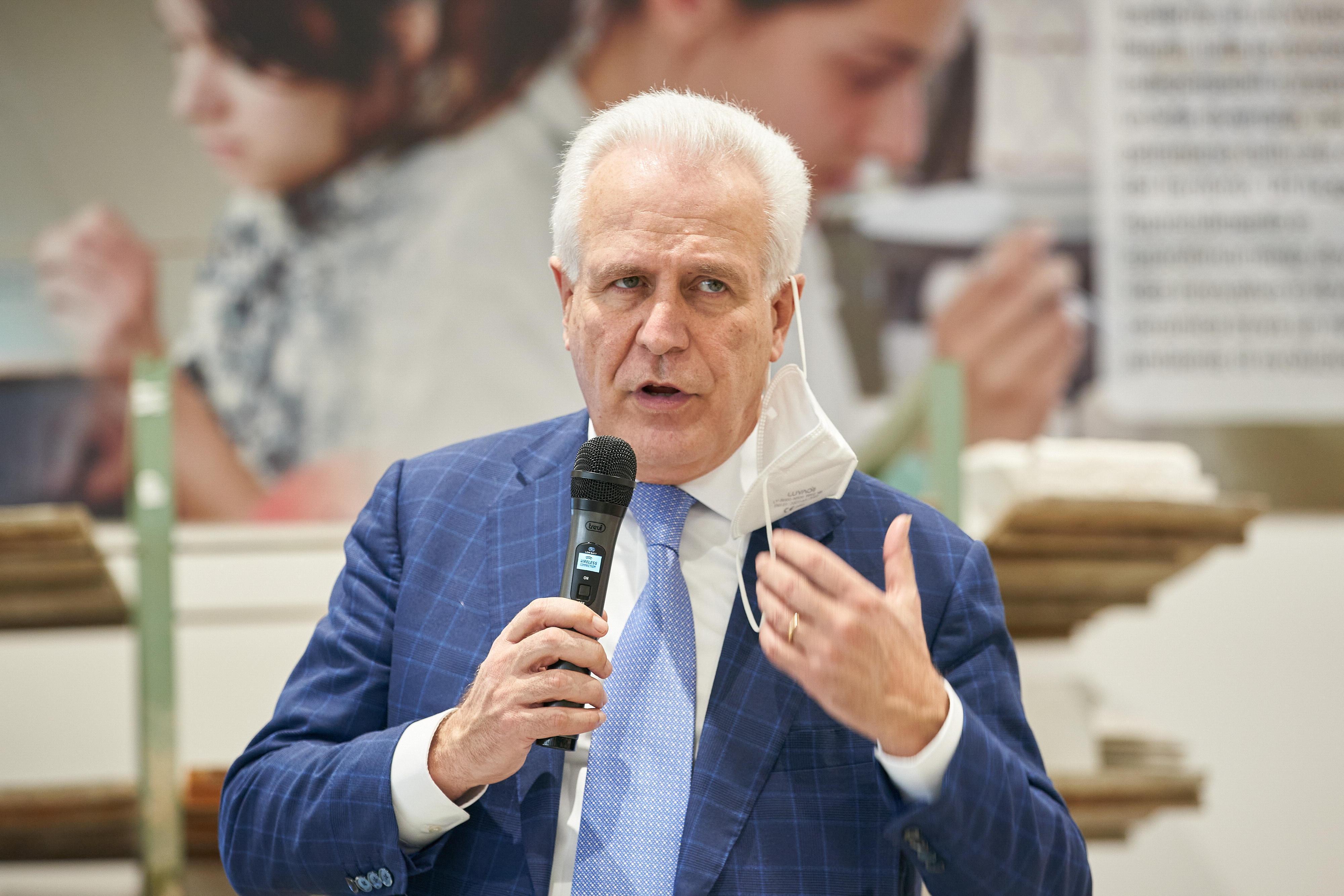 Giani: "La Toscana verso la conferma in arancione". La provincia di Firenze spera di uscire dalla zona rossa