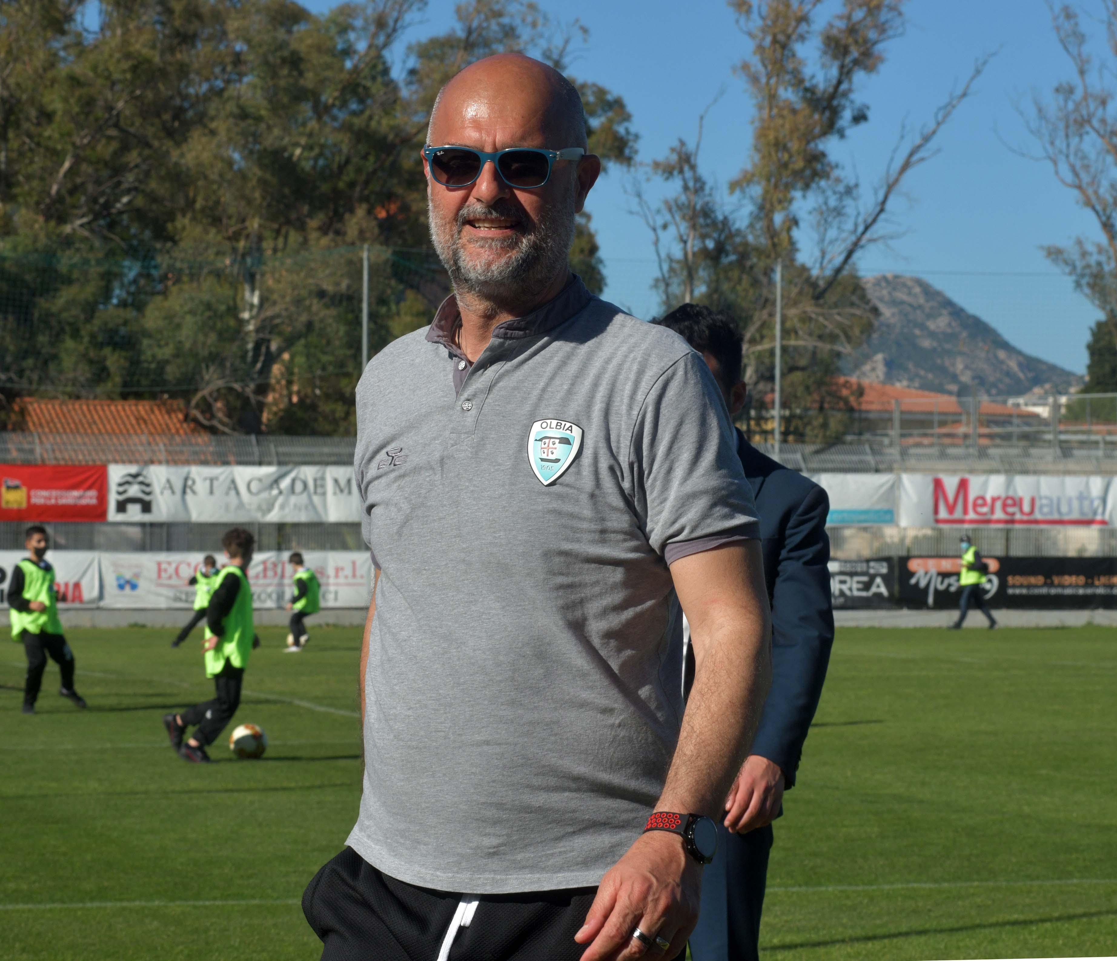 Max Canzi, allenatore di un'Olbia sempre più sorprendente