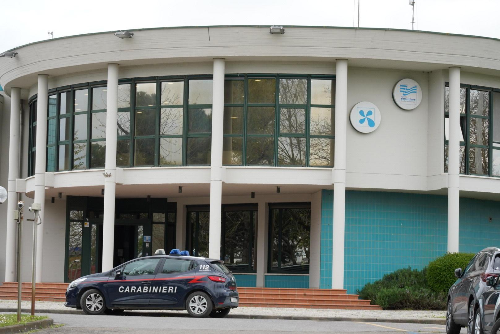 I carabinieri all'ingresso di Aquarno (foto Franco Silvi)