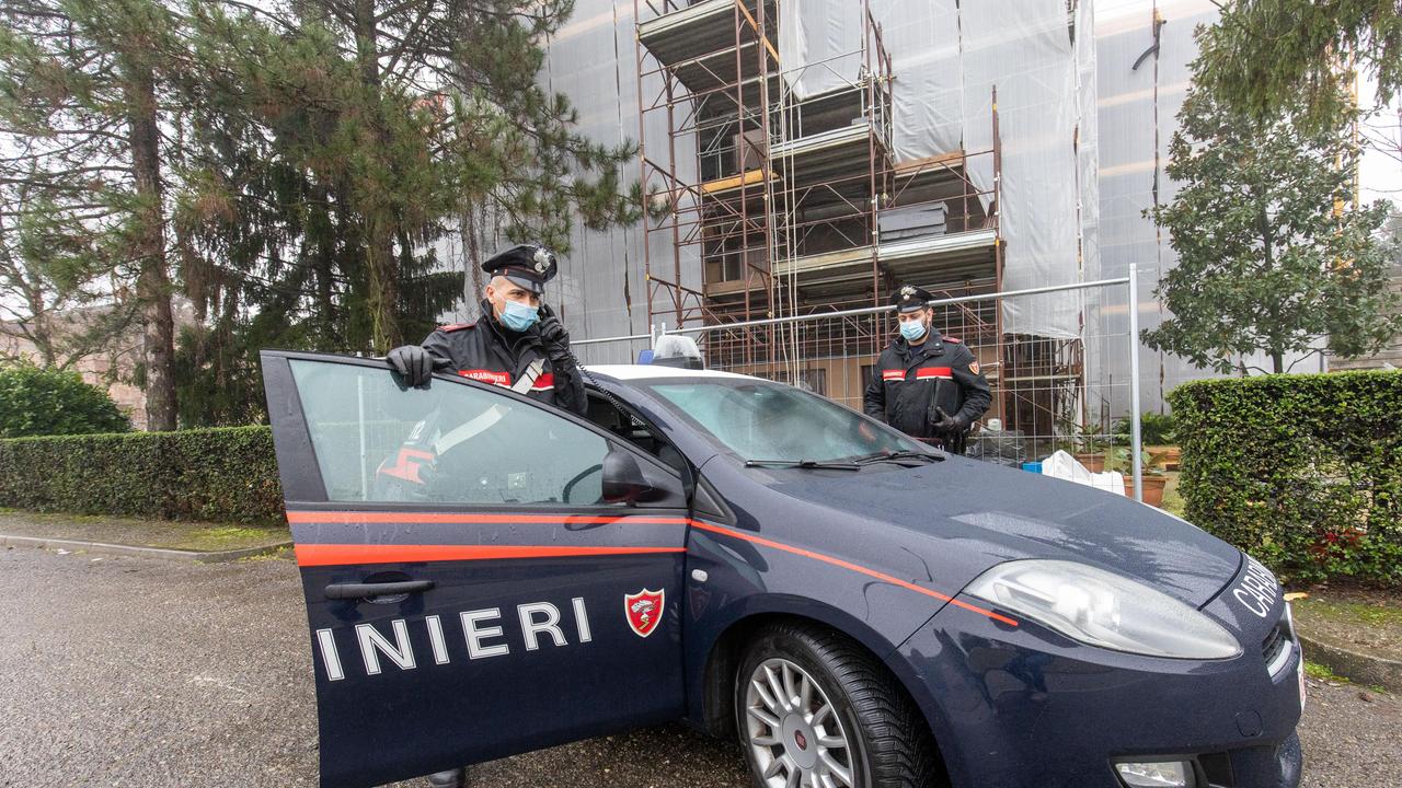 Cento, chiama i carabinieri e dice di essere in pericolo. Ma è uno scherzo