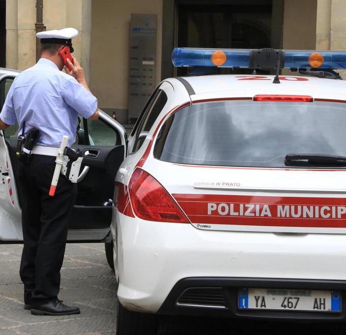 Documenta abbandono rifiuti Aggredita un’assessora 