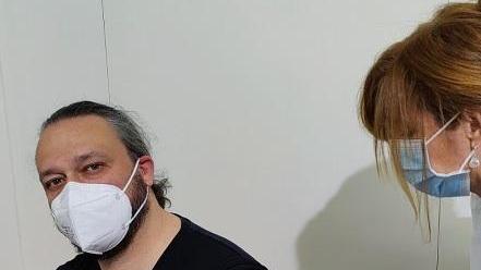 Il sindaco si è vaccinato «L’hub è un’eccellenza»