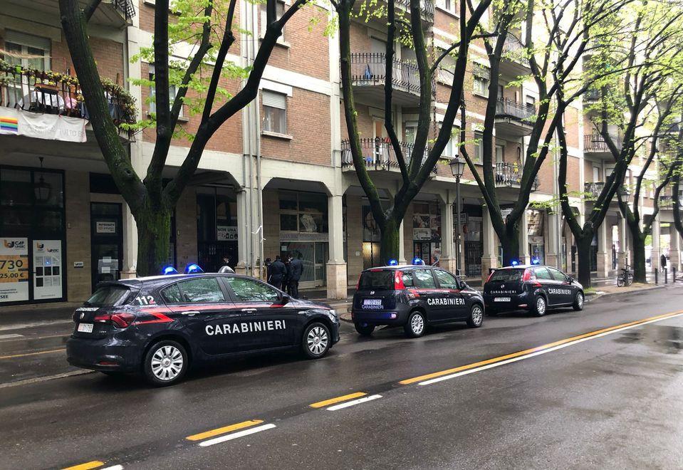Vede i carabinieri e fugge preso e denunciato un 27enne