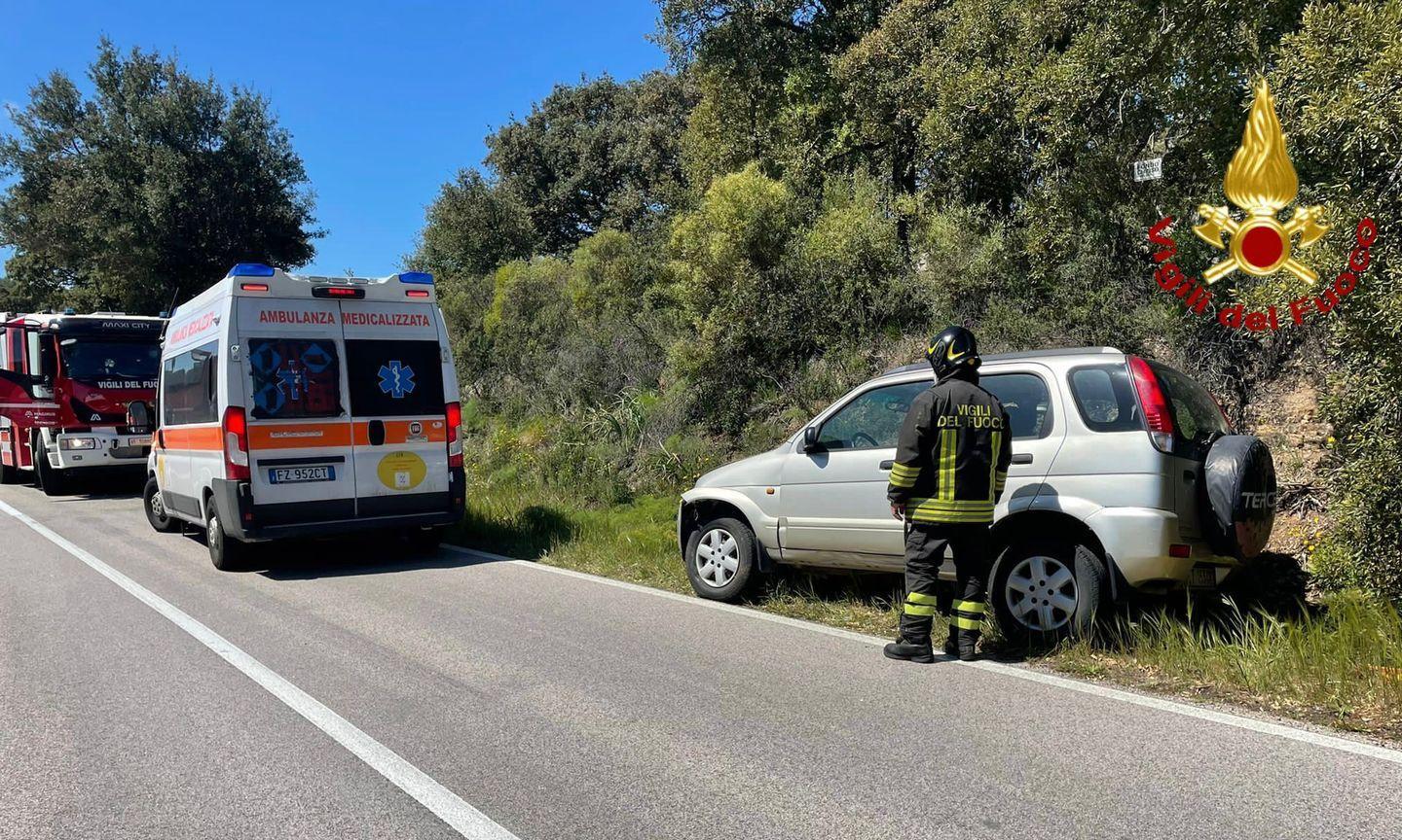 Anziano fuori strada per un malore