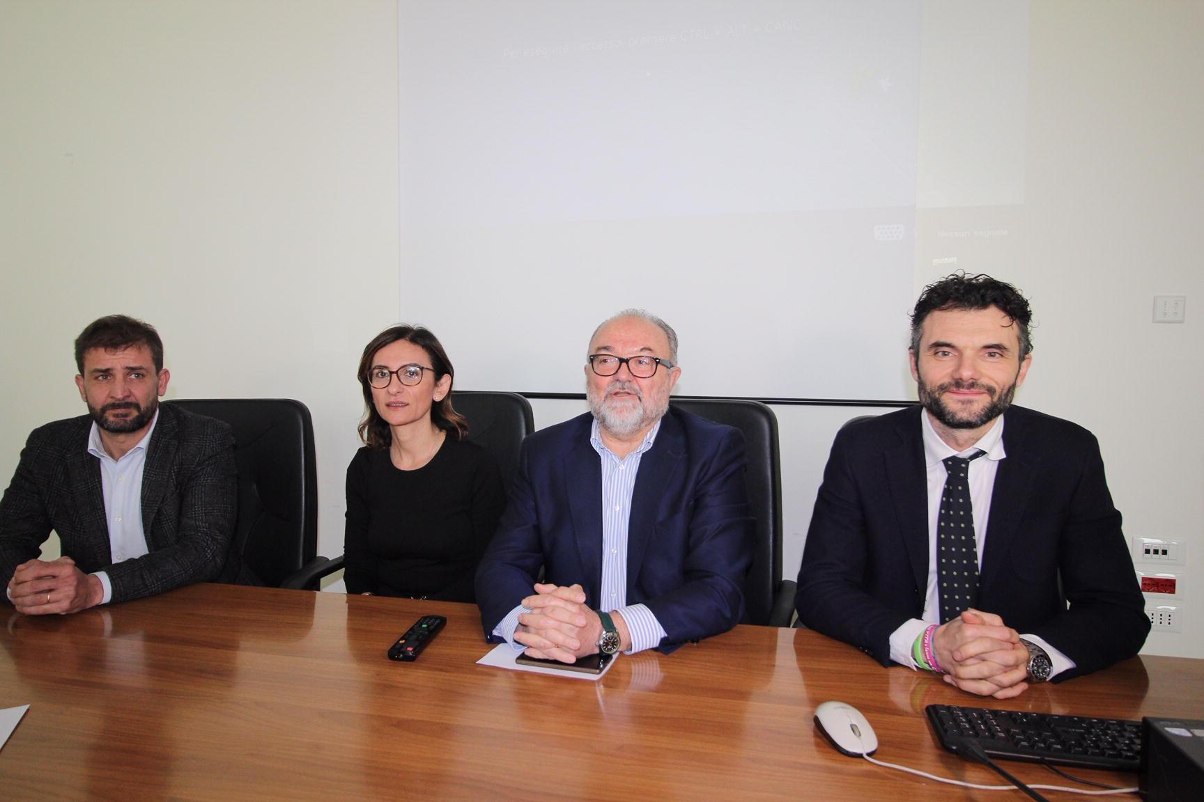Il direttore generale dell'Asl Paolo Morello Marchese insieme al sindaco di Prato Matteo Biffoni