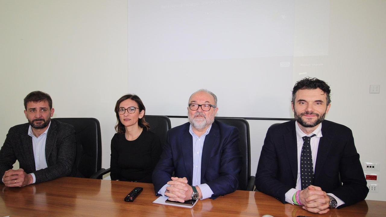 Il direttore generale dell'Asl Paolo Morello Marchese insieme al sindaco di Prato Matteo Biffoni