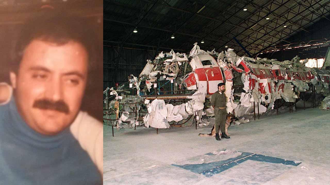 Il maresciallo Mario Alberto Dettorie a destra i resti del Dc9 Itavia precipatato a Ustica il 27 giugno 1980