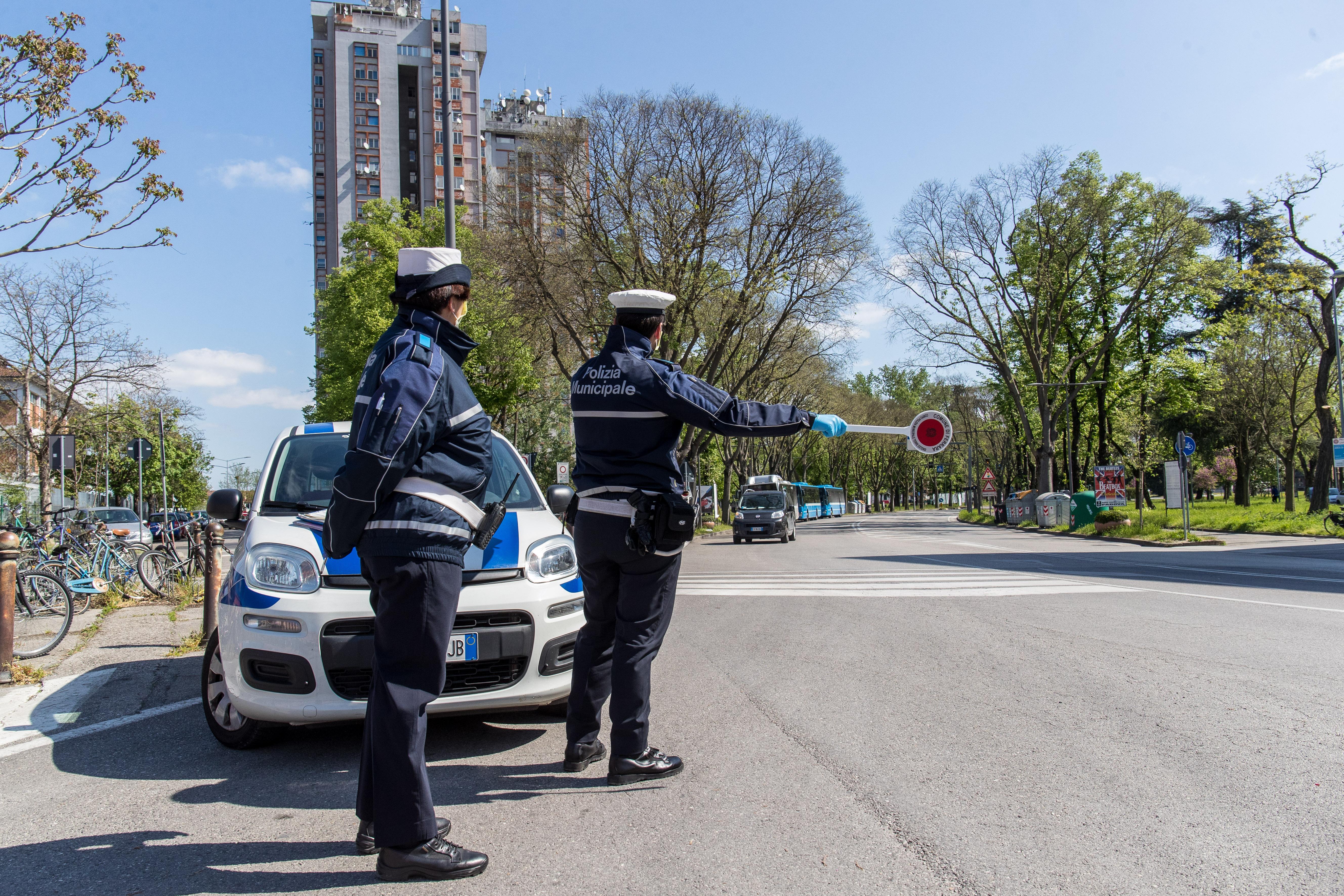 A Ferrara e Monestirolo dieci giorni di chiusura per due locali e un circolo: hanno violato le normative anti Covid