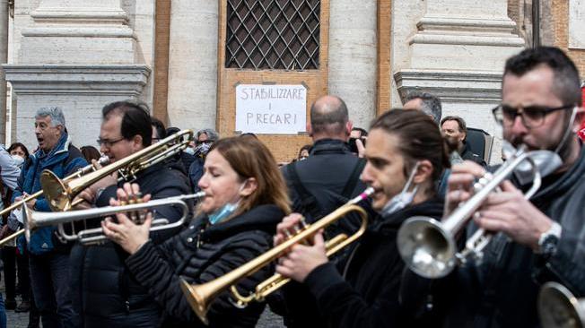 Roma: in Campidoglio protesta lavoratori Teatro dell'Opera