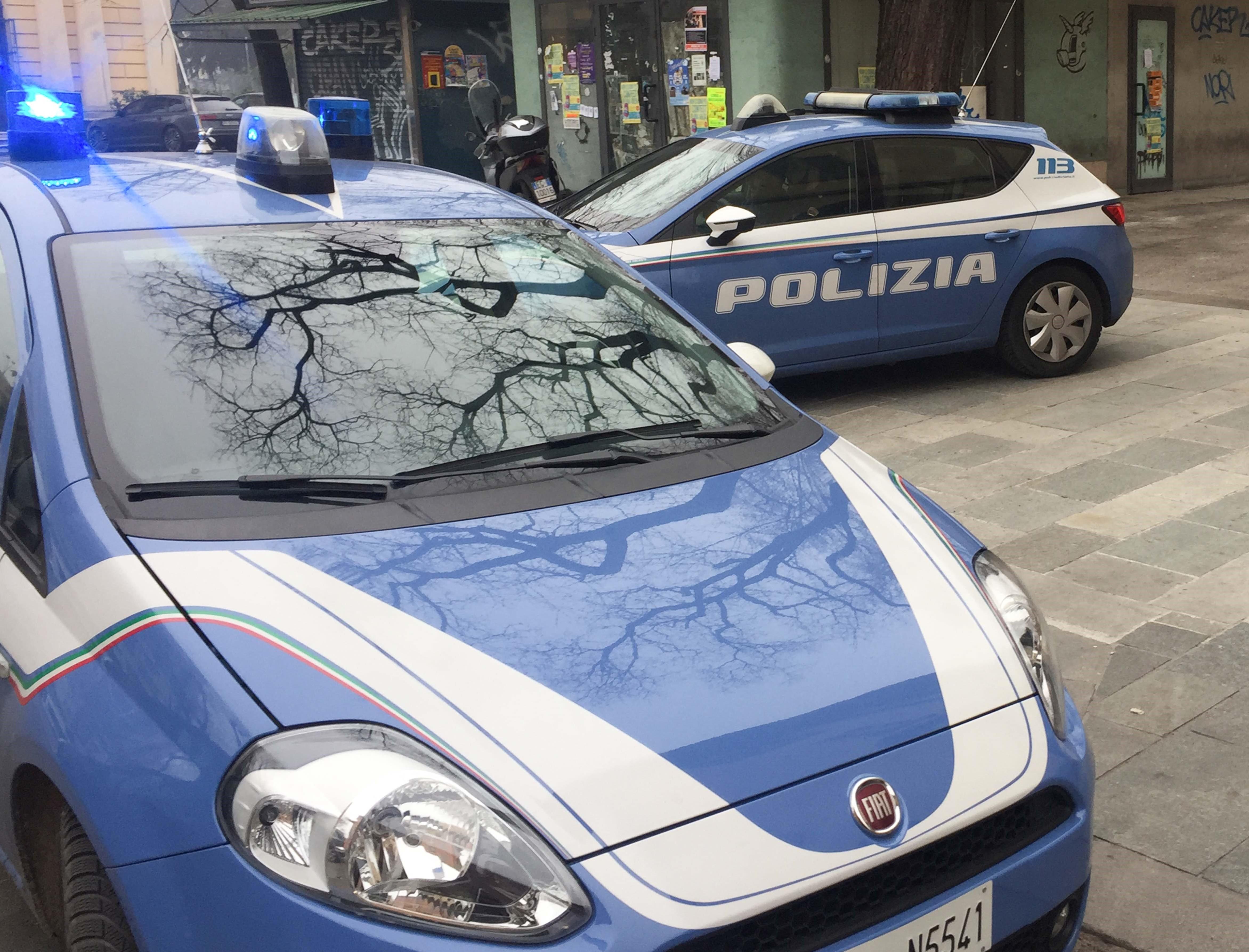 Aggredisce il cameriere e danneggia l'albergo