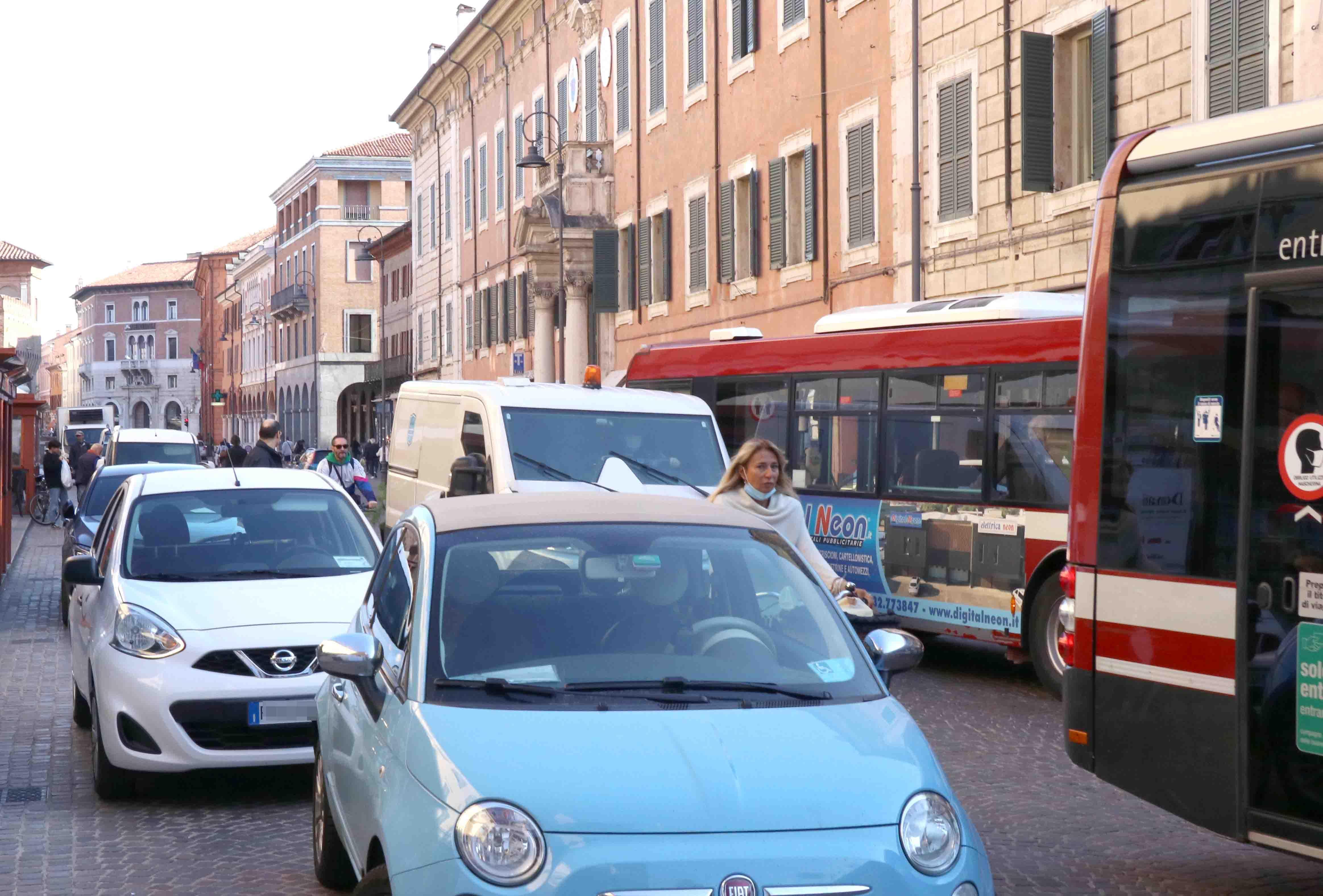 Ferrara, nuove limitazioni all'interno della Ztl a partire da giugno