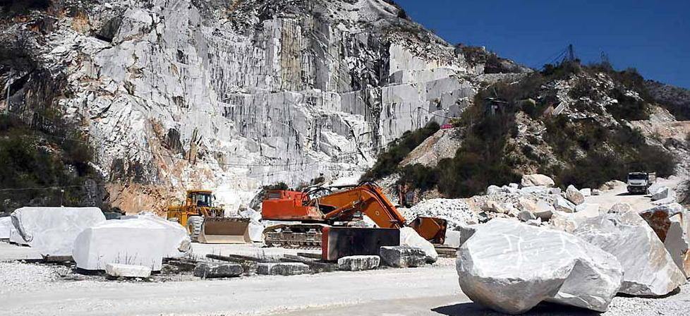 Nero alle cave: udienza subito rinviata a ottobre Prescrizione più vicina 