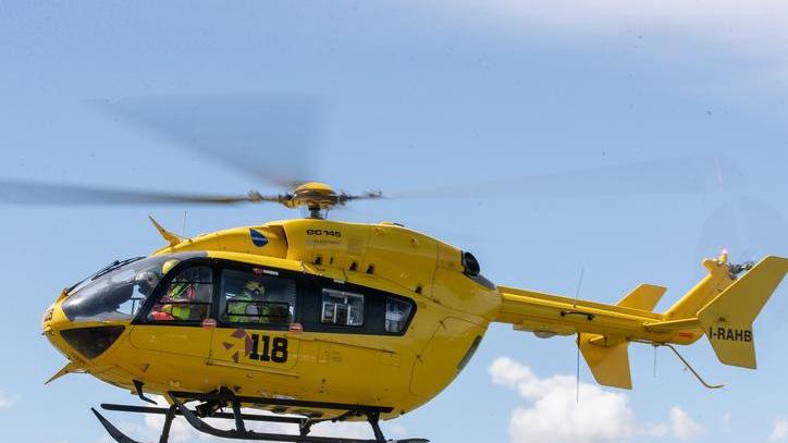 Scivola nella scarpata in sella alla bicicletta Grave un 24enne