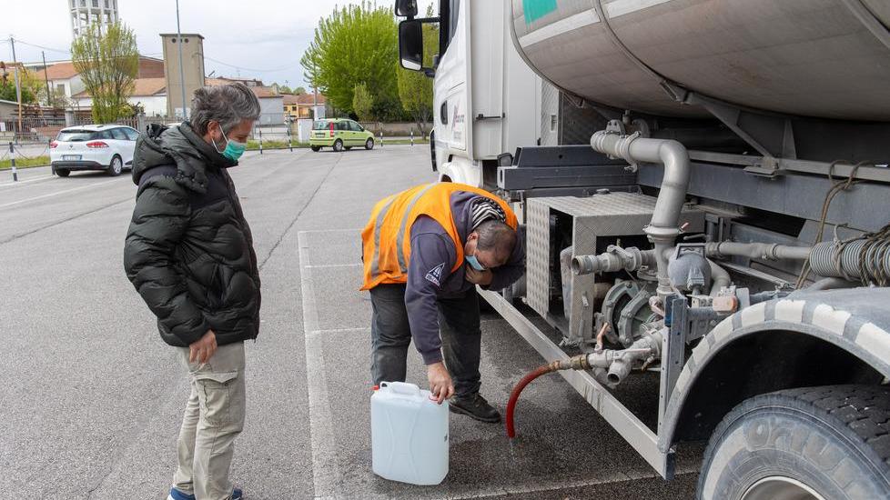 Rotta tubatura dell’acqua Centinaia di famiglie restano all’asciutto per ore