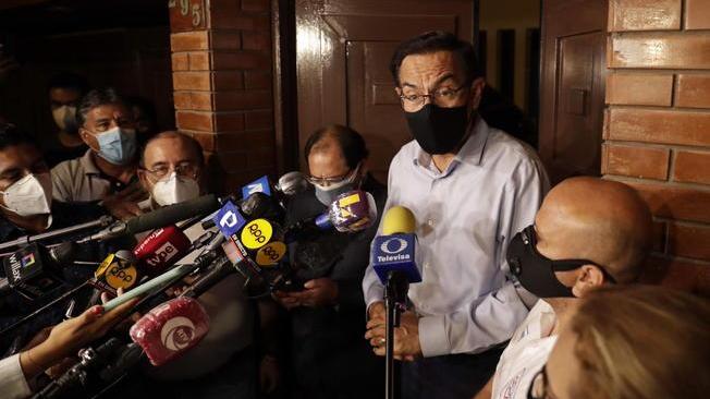 Perù, Vizcarra inabilitato per 10 anni da incarichi pubblici