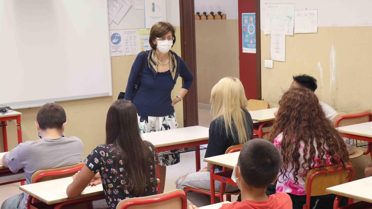 Scuole, positivi 24 alunni e 4 operatori nel Ferrarese