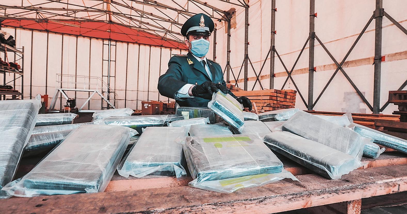 'Ndrangheta a Livorno, il clan si fa “invisibile” e la coca passa dal porto 