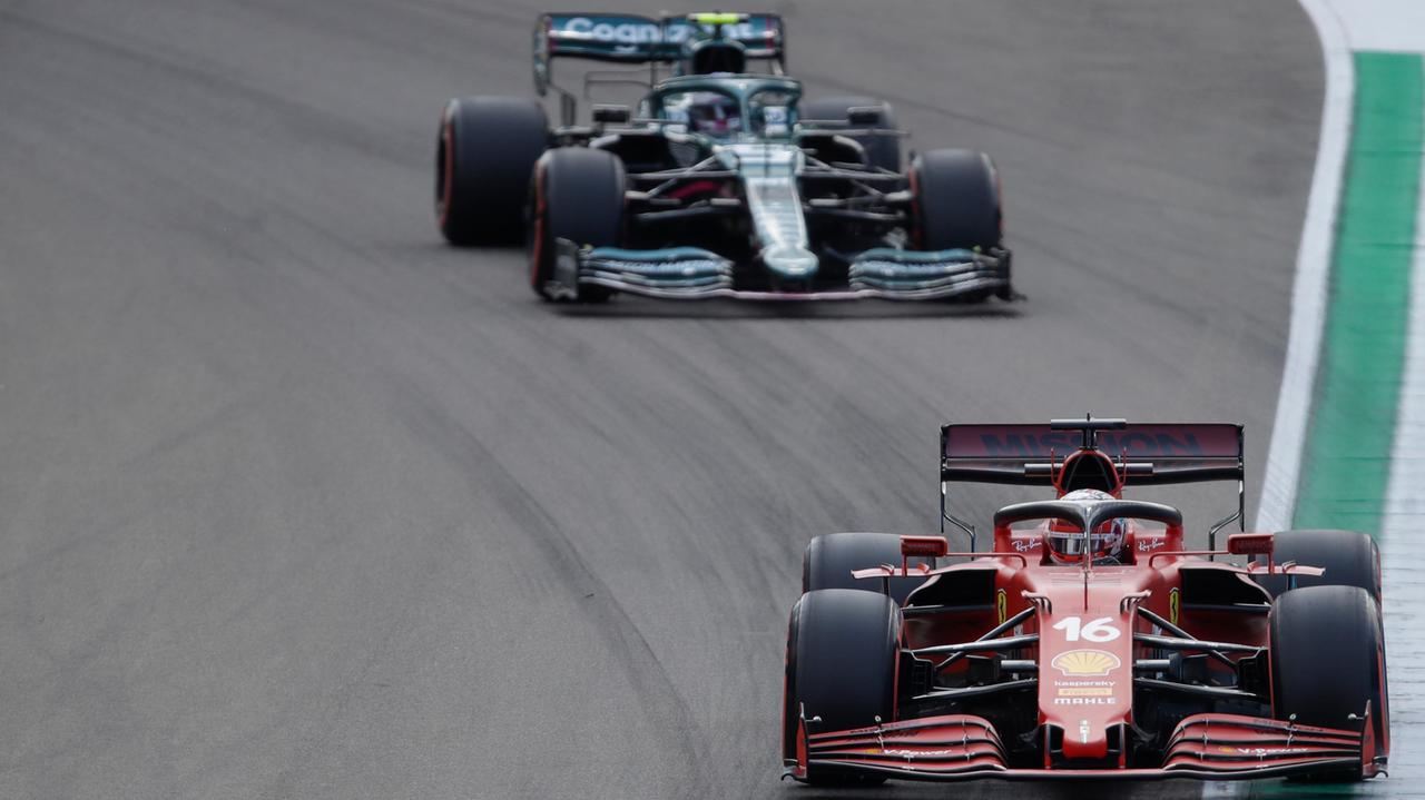 Charles Leclerc in pista a Imola